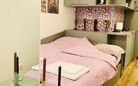 Little Paris With Free Garage Near Tokuda Hospital